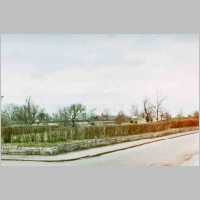 111-1388 Wehlau 1999, Grundstueck ehem. Molkerei, Vordergrund Deutsche Str. (Foto G. Roseck).jpg